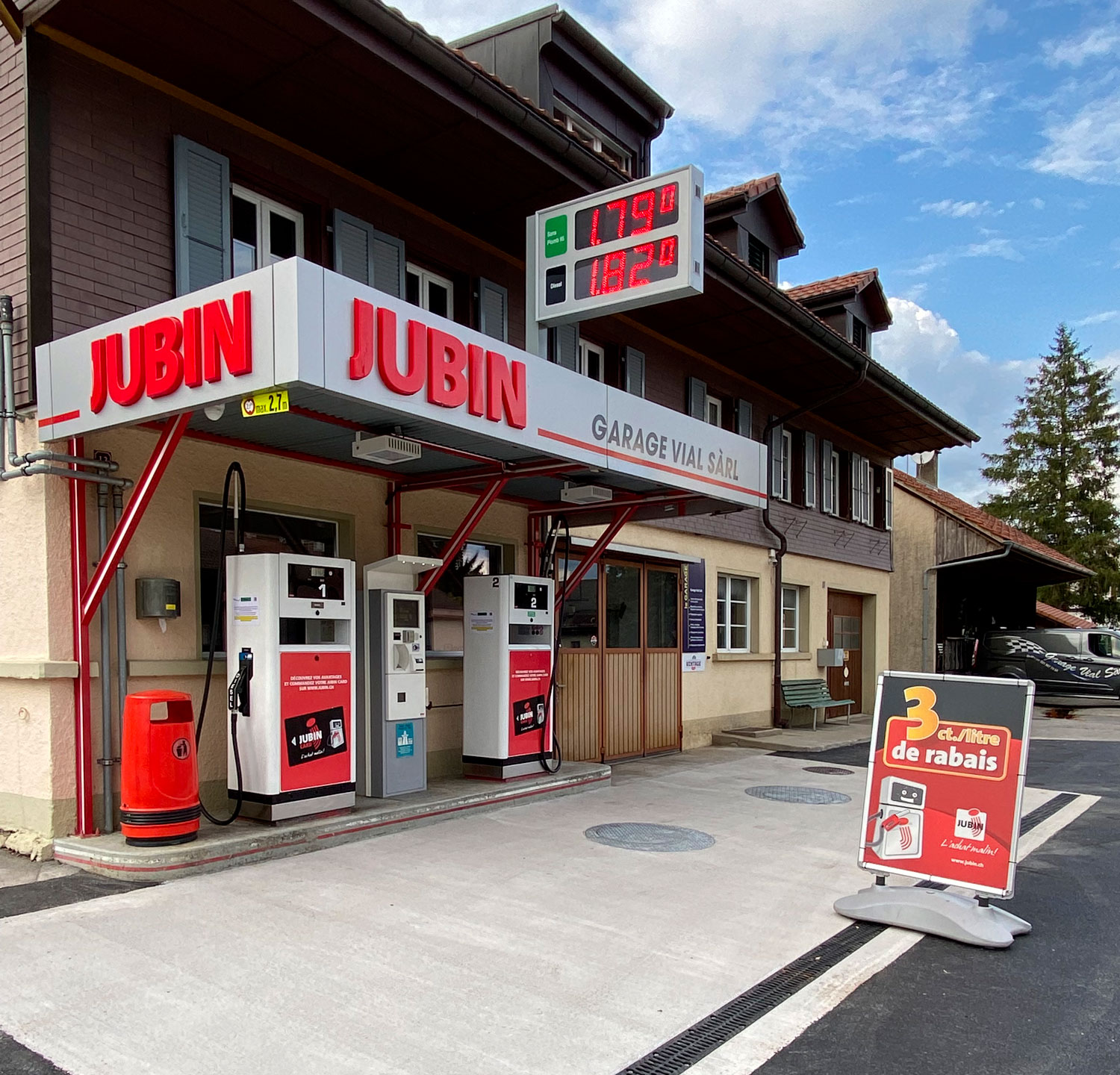 garage vial atelier reception station essence